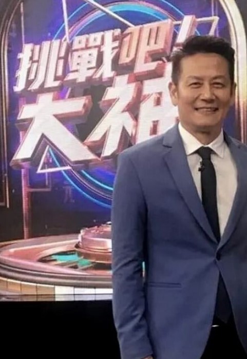 清秀大奶骚货淫声荡语撩骚互动坐骑假屌操逼_ - 奶糖视频