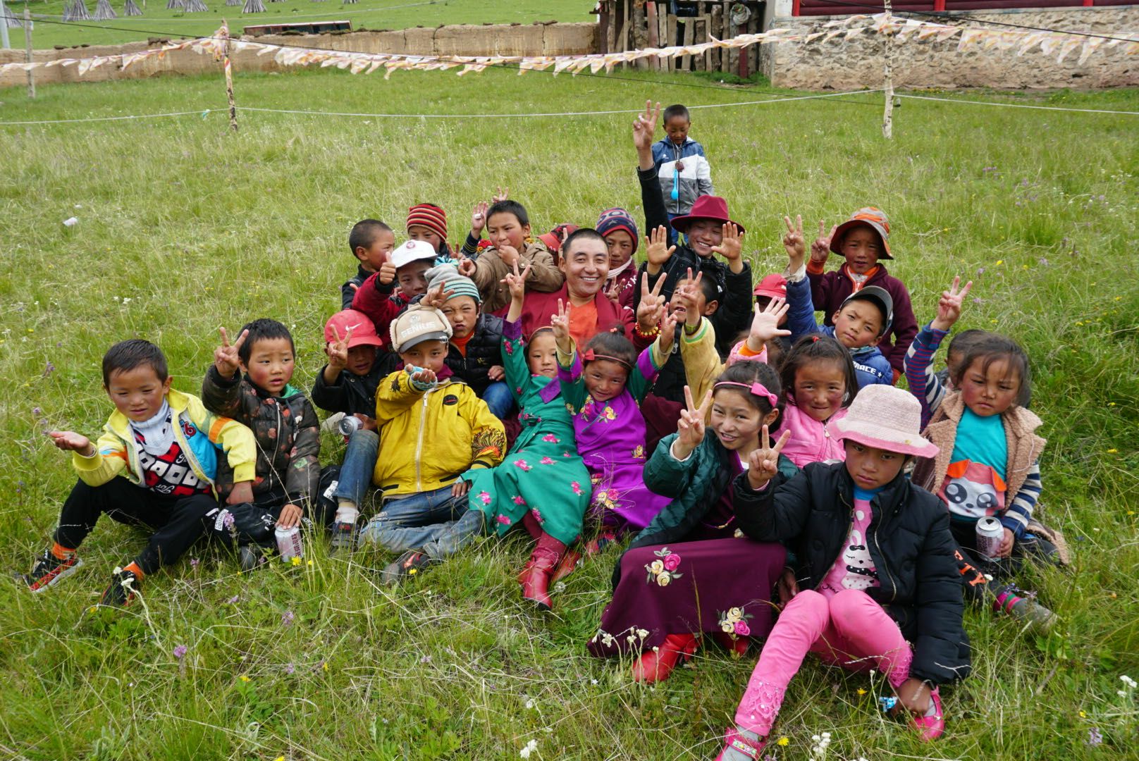 米兰app官方版web站-米兰(中国)公益回顾丨家国同欢月同圆 温暖满载甘孜州(图14)